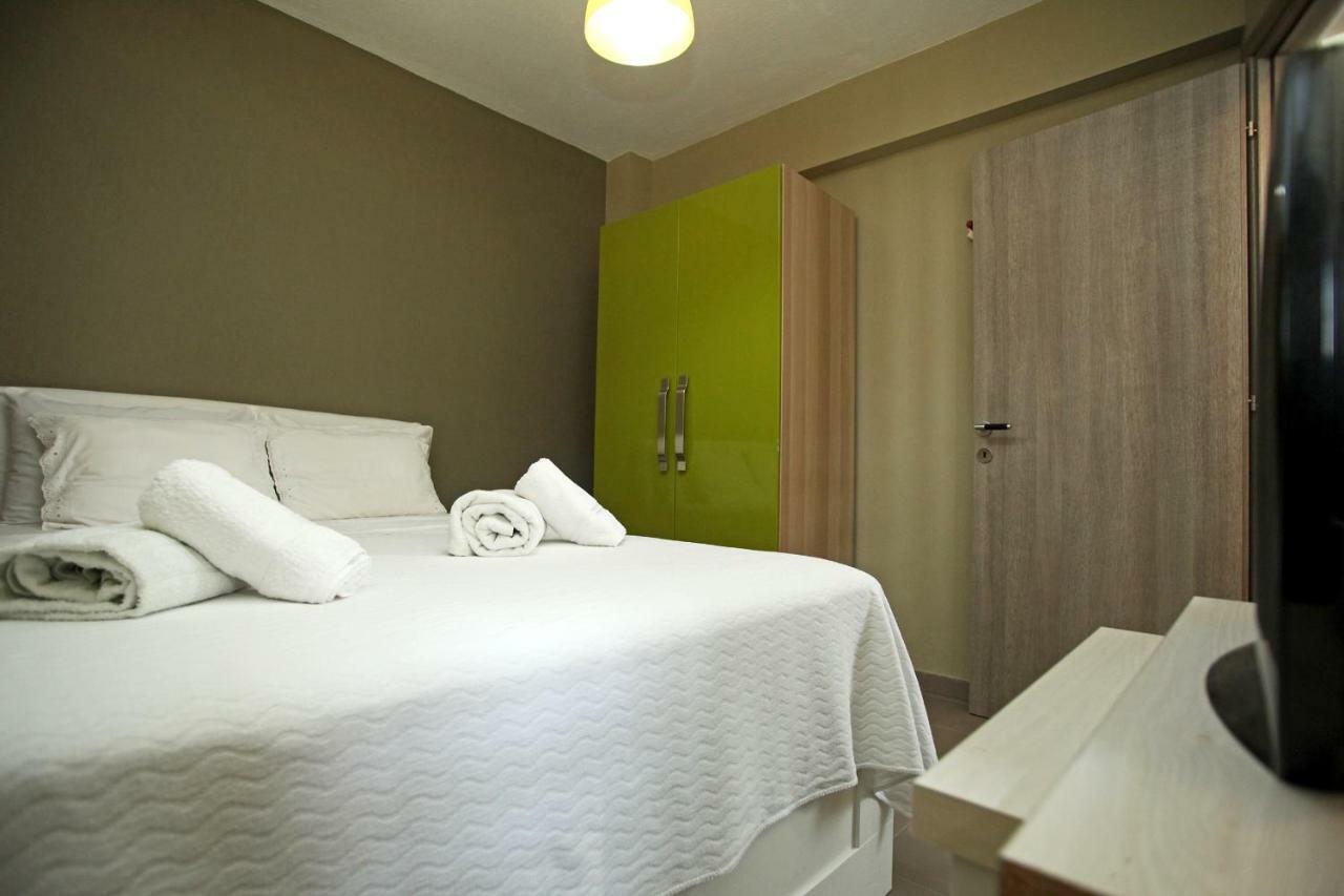 See To Sea Apartments Paralia Dionisiou Exterior foto